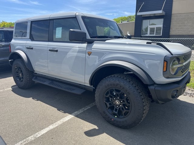 2026 Ford Bronco Badlands in Avalance — front three-quarter view