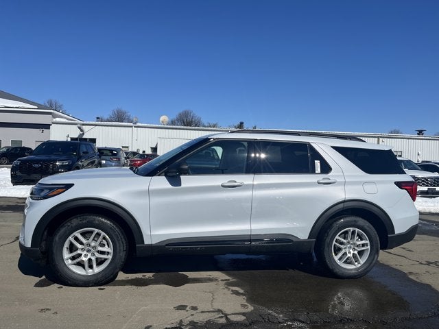 2026 Ford Explorer Active w/200A Pkg in Space Wht Met — front three-quarter view